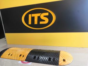 Road hump (heavy duty) 70MM(H) WITH FIXING BOLTS YELLOW/BLACK